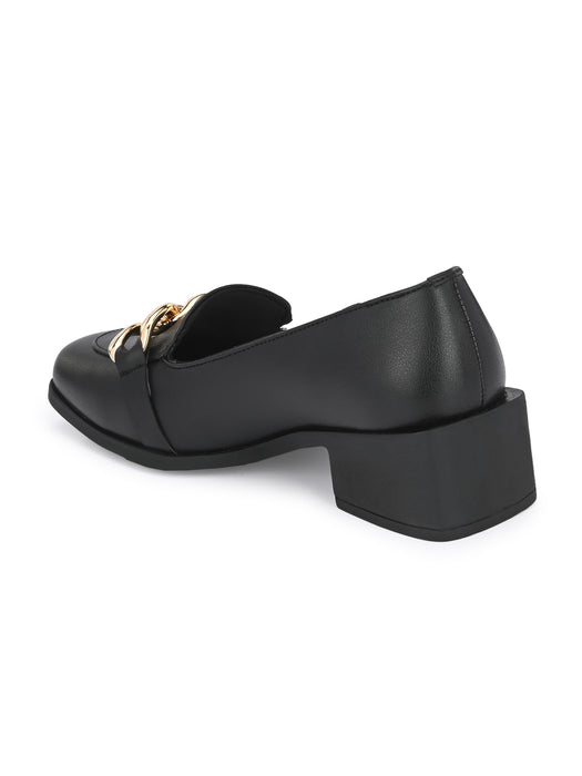 Queen Women's Moccasin with golden chain detail