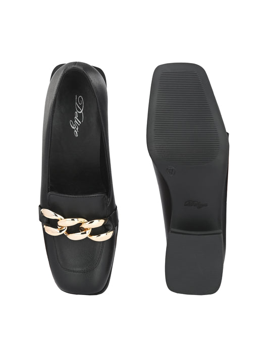 Queen Women's Moccasin with golden chain detail