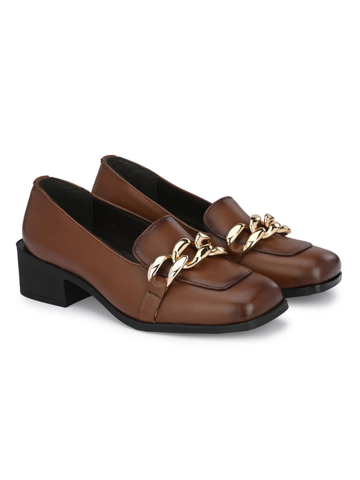 Queen Women's Moccasin with golden chain detail