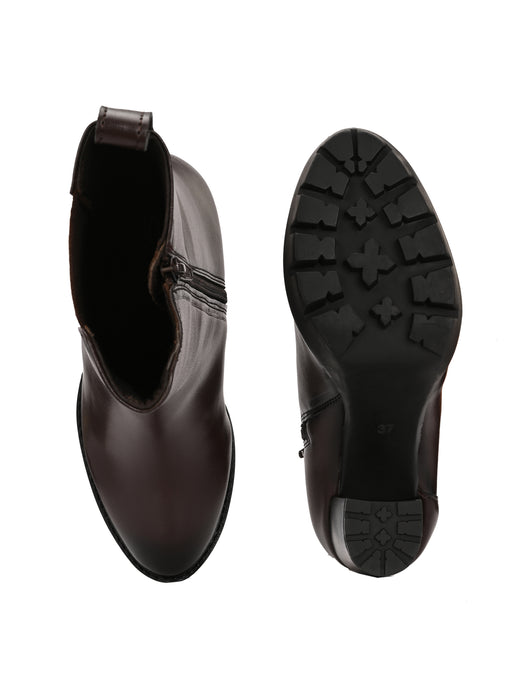 Veronica Chelsea Boots