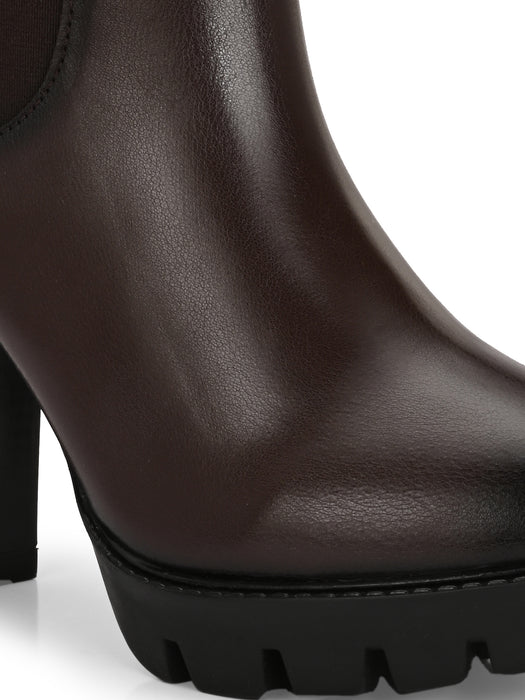 Veronica Chelsea Boots