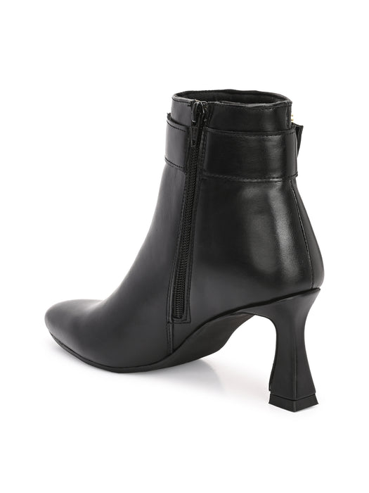 Alexa ankle boots with buckle strap