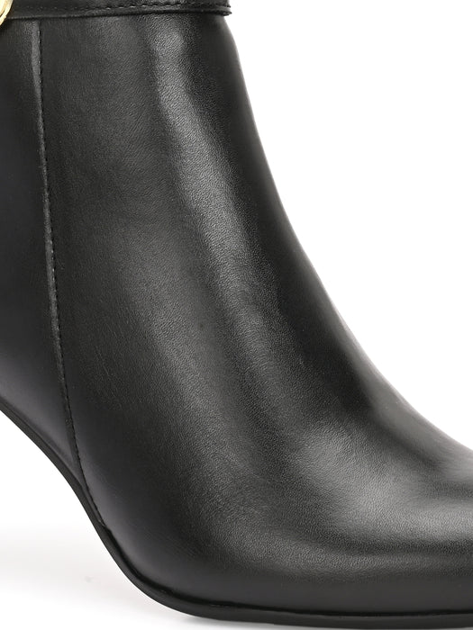 Alexa ankle boots with buckle strap