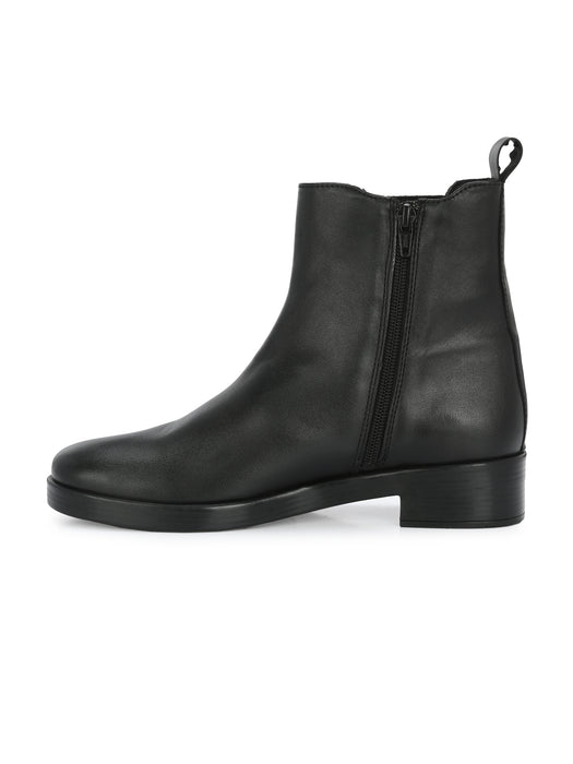 Flora Women's Chelsea Boots