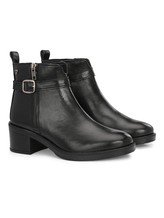 Vindy Ankle Boots with buckle detail