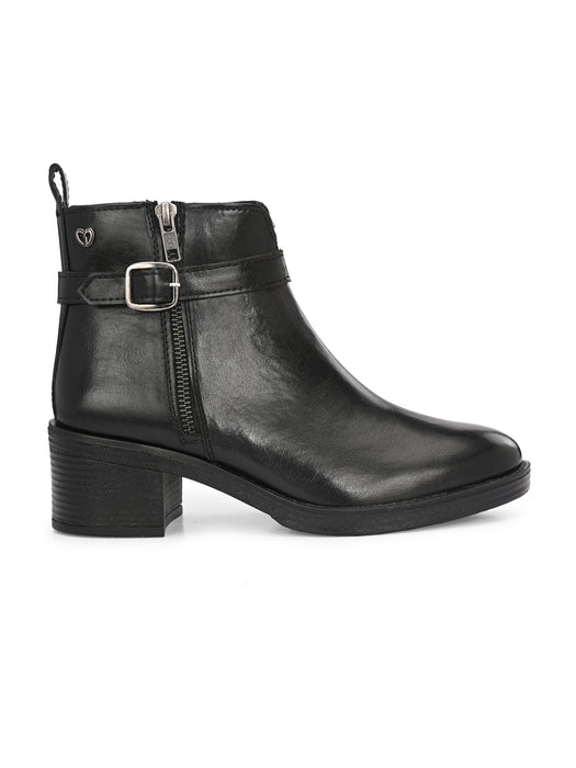 Vindy Ankle Boots with buckle detail