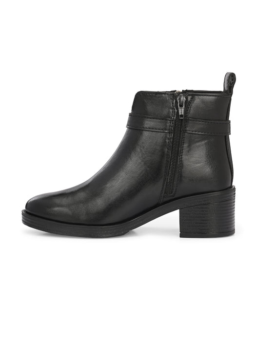 Vindy Ankle Boots with buckle detail