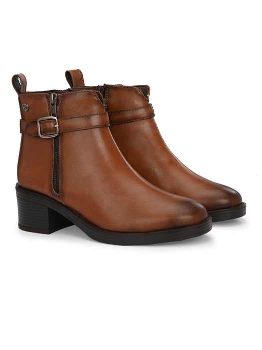 Vindy Ankle Boots with buckle detail