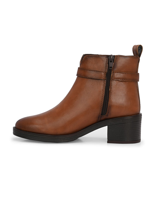 Vindy Ankle Boots with buckle detail
