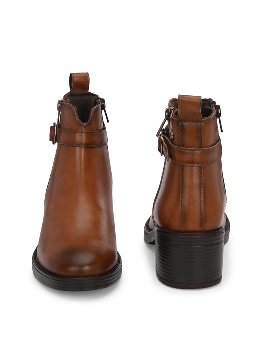Vindy Ankle Boots with buckle detail