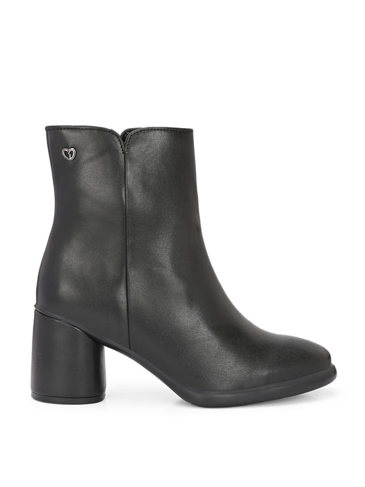 Daffy Ankle Boots