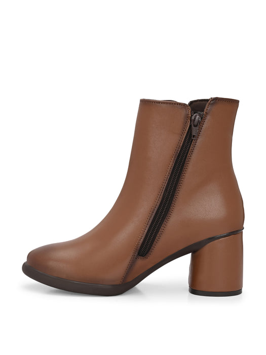 Daffy Ankle Boots