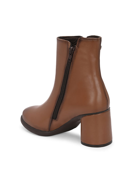 Daffy Ankle Boots