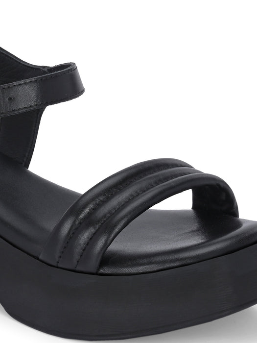Naomi Women's Cushioned Strap Sandals